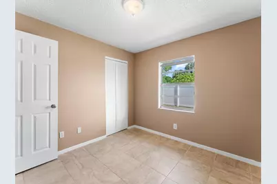 304 8th Avenue SW, Vero Beach, FL 32962 - Photo 13
