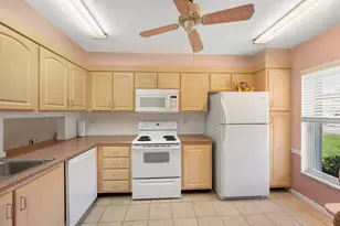 945 Savannas Point Dr, Fort Pierce, FL 34982 - Photo 5
