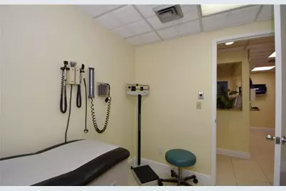 1820 E Commercial Boulevard, Fort Lauderdale, FL 33308 - Photo 15