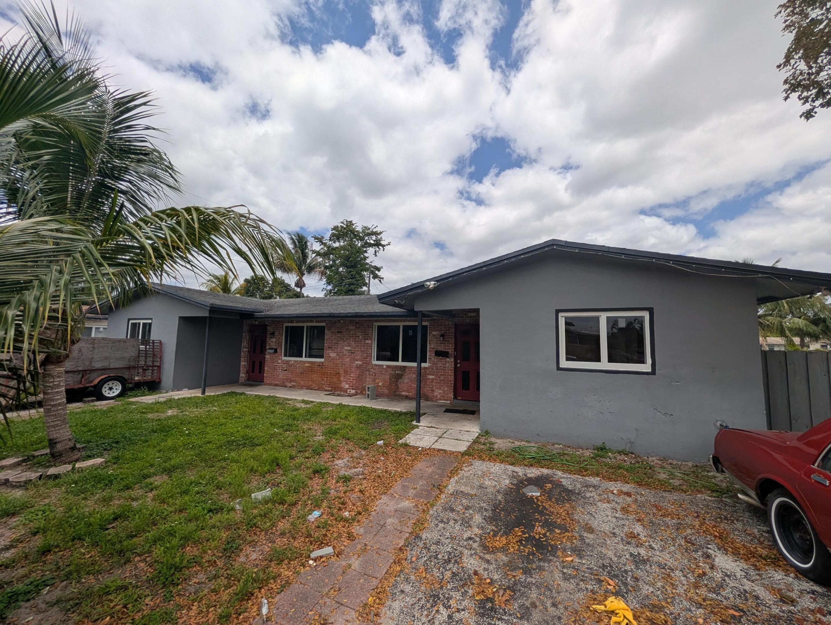 5201 NW 16th Ct main architectural view