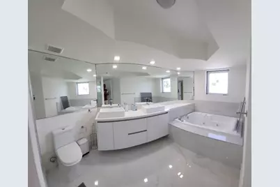16425 Collins Avenue #2514, Sunny Isles Beach, FL 33160 - Photo 21