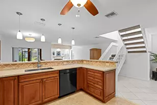 6079 Glendale Dr, Boca Raton, FL 33433 - Photo 11