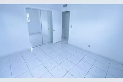 465 Paradise Isle Boulevard #110, Hallandale Beach, FL 33009 - Photo 9