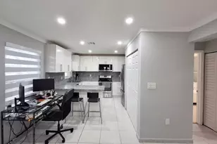408 NW 108th Terrace NW, Pembroke Pines, FL 33026 - Photo 7
