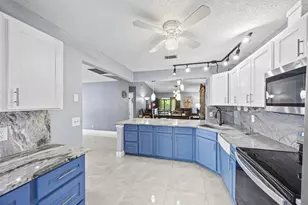 2640 Gately Dr W, West Palm Beach, FL 33415 - Photo 9