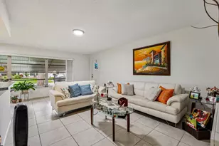 1044 NW 83rd Ave, Plantation, FL 33322 - Photo 9