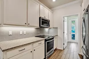 1300 Eucalyptus Dr, Hollywood, FL 33021 - Photo 7