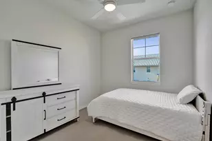 1300 Eucalyptus Dr, Hollywood, FL 33021 - Photo 17