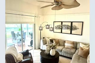 10614 Lake Shore Drive, Wellington, FL 33414 - Photo 13