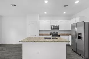 7945 105th Ct, Vero Beach, FL 32967 - Photo 7