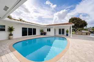 2401 SE 8th Ct, Pompano Beach, FL 33062 - Photo 3