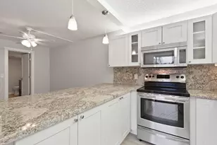 825 Center St, Jupiter, FL 33458 - Photo 3