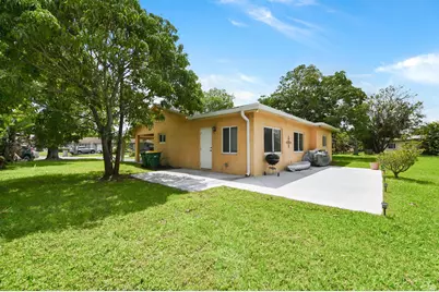 7207 NW 92nd Avenue, Tamarac, FL 33321 - Photo 17
