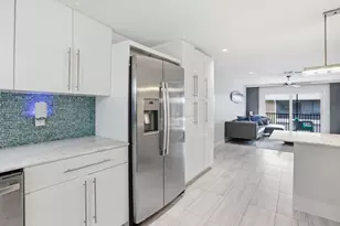 807 NE 1st St, Delray Beach, FL 33483 - Photo 7