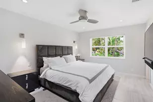 807 NE 1st St, Delray Beach, FL 33483 - Photo 9