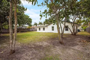 430 La Mancha Ave, Royal Palm Beach, FL 33411 - Photo 39