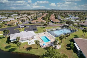 1217 S Lakes End Dr, Fort Pierce, FL 34982 - Photo 15