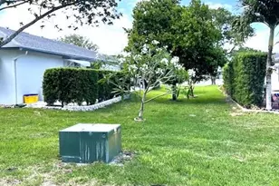 1137 South Dr, Delray Beach, FL 33445 - Photo 27