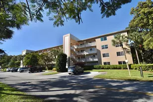 4301 Martinique Cir, Coconut Creek, FL 33066 - Photo 3