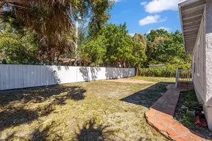 933 30th Ct, West Palm Beach, FL 33407 - Photo 17