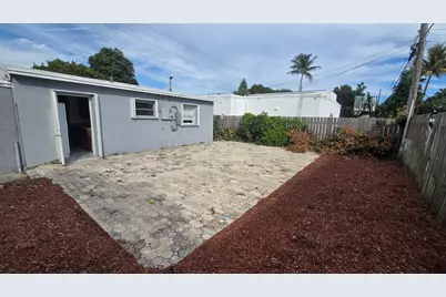 1512 NE 28th Street, Pompano Beach, FL 33064 - Photo 11
