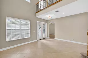 12054 Aviles Cir, Palm Beach Gardens, FL 33418 - Photo 5