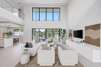 2015 NE 4th Avenue, Wilton Manors, FL 33305 - Photo 5
