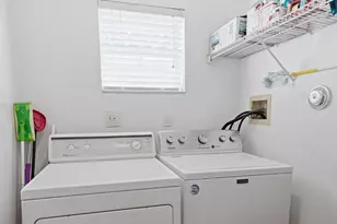 477 Cameron Dr, Weston, FL 33326 - Photo 25