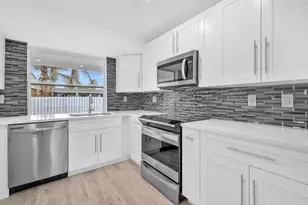 9490 NW 20th Pl, Sunrise, FL 33322 - Photo 11
