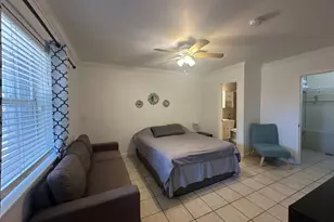 740 NE 37th St, Oakland Park, FL 33334 - Photo 21
