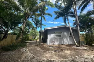 740 NE 37th St, Oakland Park, FL 33334 - Photo 27