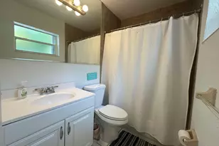 740 NE 37th St, Oakland Park, FL 33334 - Photo 19