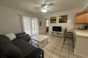 740 NE 37th St, Oakland Park, FL 33334 - Photo 7
