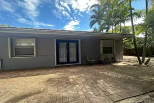 740 NE 37th St, Oakland Park, FL 33334 - Photo 3