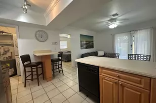 740 NE 37th St, Oakland Park, FL 33334 - Photo 9