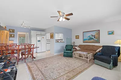 279 Coventry L, West Palm Beach, FL 33417 - Photo 3