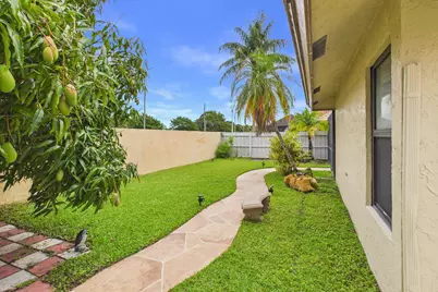169 Executive Circle, Boynton Beach, FL 33436 - Photo 43