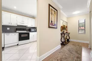 21218 Lago Cir, Boca Raton, FL 33433 - Photo 11