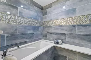 252 Legendary Cir, Palm Beach Gardens, FL 33418 - Photo 13