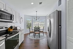 252 Legendary Cir, Palm Beach Gardens, FL 33418 - Photo 5