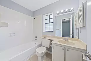 352 Prestwick Cir, Palm Beach Gardens, FL 33418 - Photo 23
