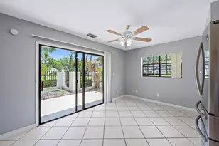 352 Prestwick Cir, Palm Beach Gardens, FL 33418 - Photo 17
