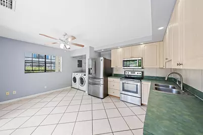 352 Prestwick Circle #1, Palm Beach Gardens, FL 33418 - Photo 13