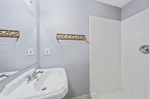 352 Prestwick Cir, Palm Beach Gardens, FL 33418 - Photo 21
