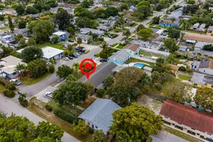 723 N 7th St, Lantana, FL 33462 - Photo 13