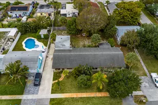 723 N 7th St, Lantana, FL 33462 - Photo 13