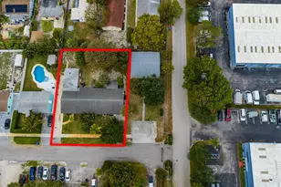 723 N 7th St, Lantana, FL 33462 - Photo 15