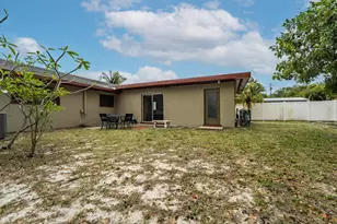 723 N 7th St, Lantana, FL 33462 - Photo 9