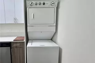110 SW 12th St, Miami, FL 33130 - Photo 3