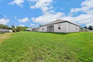 9335 101st Ave, Vero Beach, FL 32967 - Photo 5